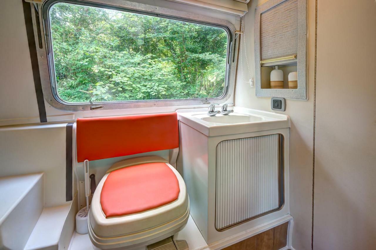 Glamping 1970 American Airstream Motorhome Ponsanooth Dış mekan fotoğraf