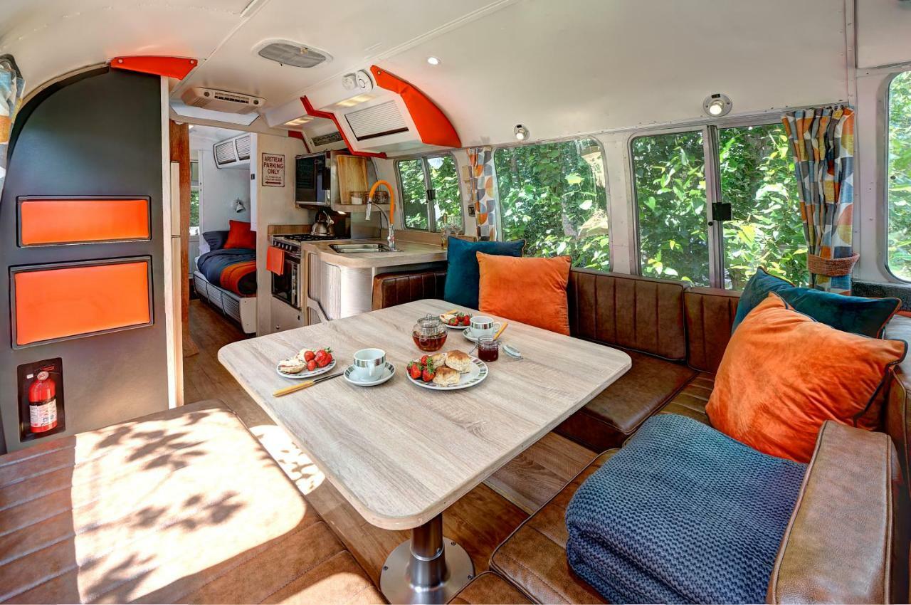 Glamping 1970 American Airstream Motorhome Ponsanooth Dış mekan fotoğraf