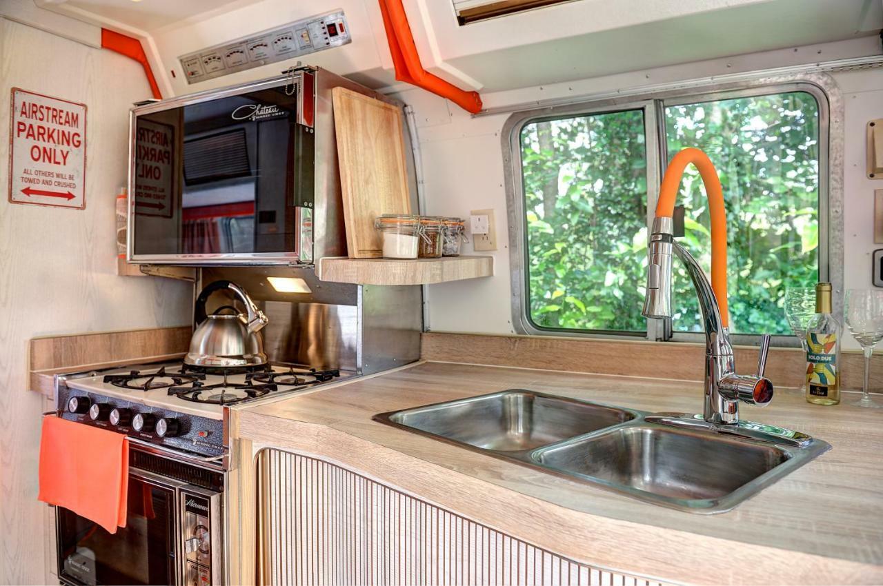 Glamping 1970 American Airstream Motorhome Ponsanooth Dış mekan fotoğraf