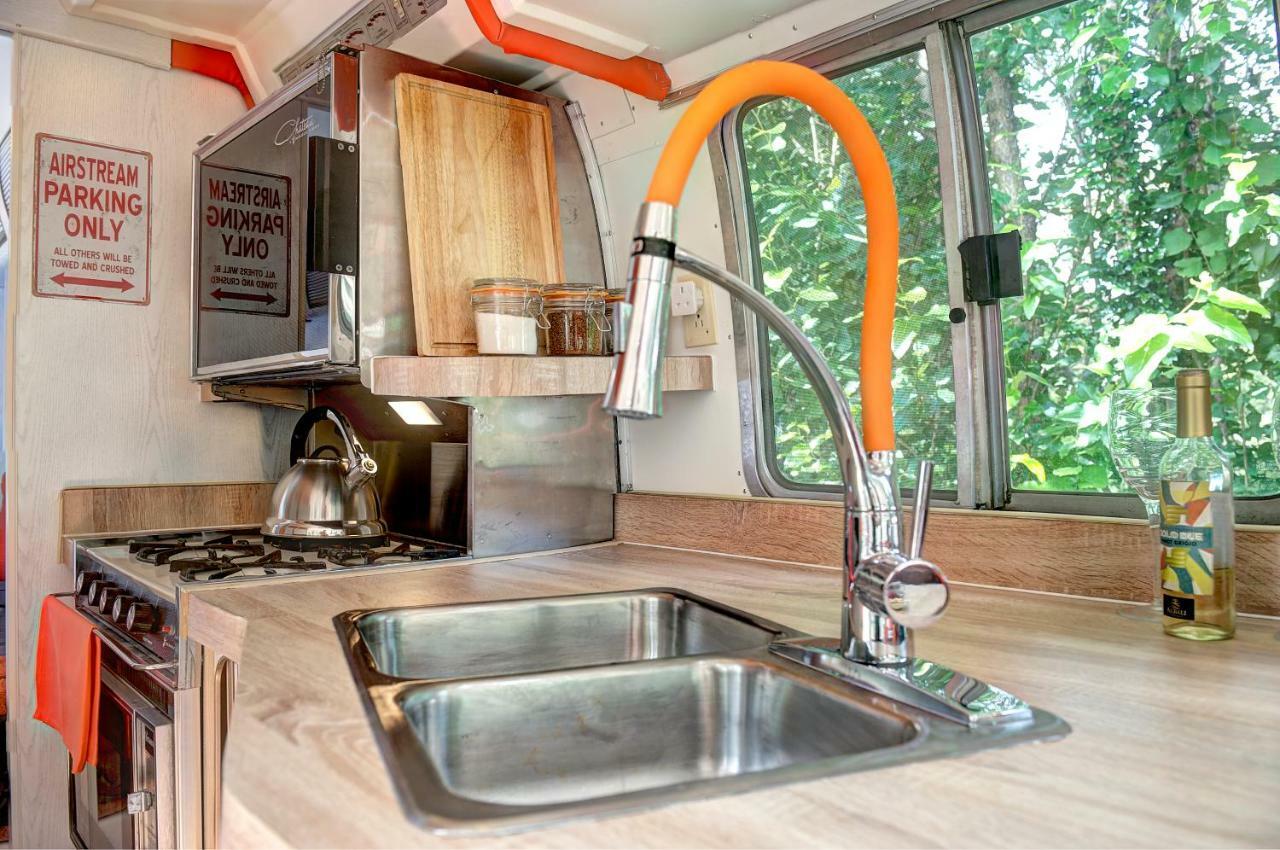 Glamping 1970 American Airstream Motorhome Ponsanooth Dış mekan fotoğraf