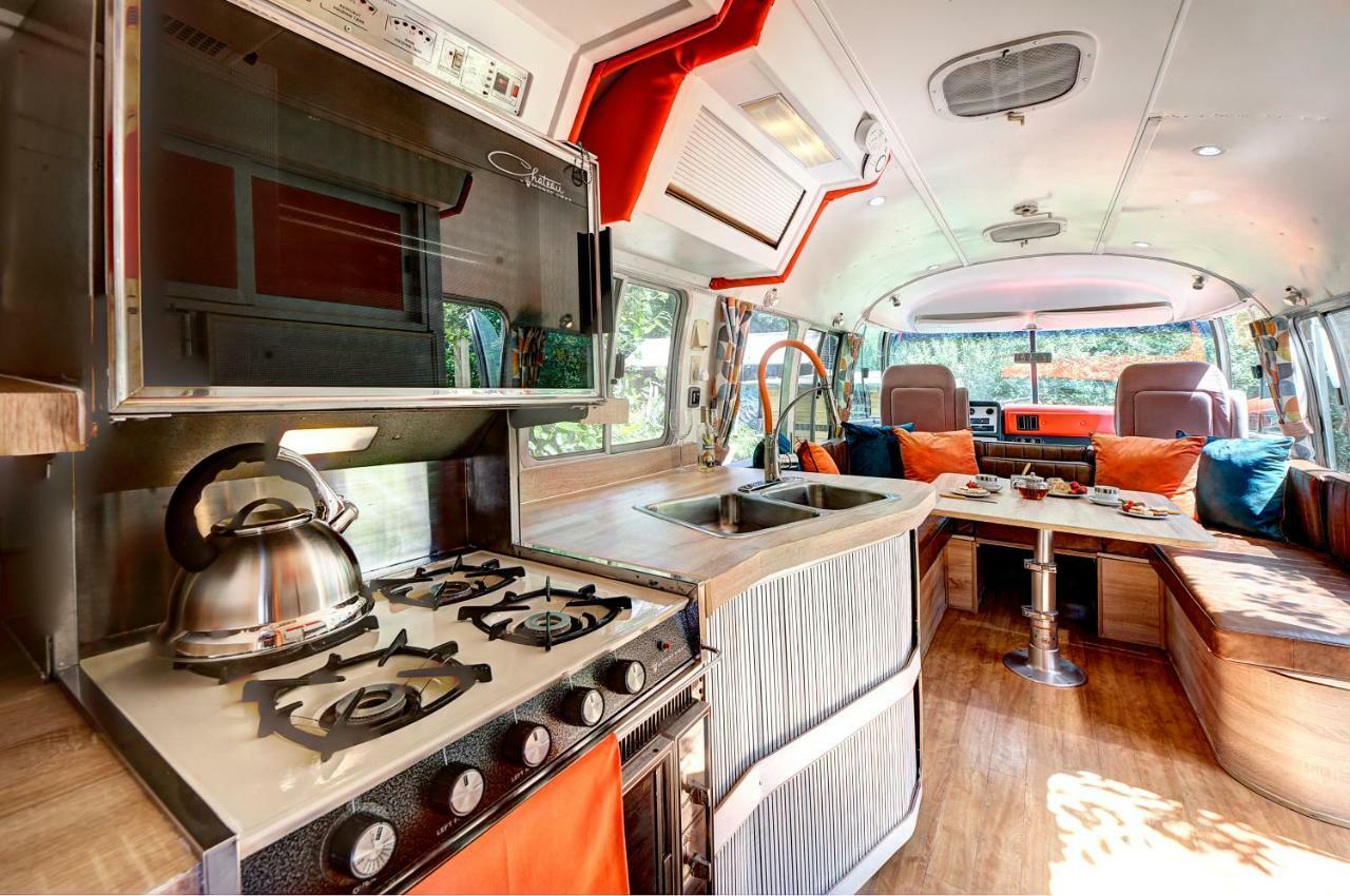 Glamping 1970 American Airstream Motorhome Ponsanooth Dış mekan fotoğraf